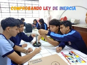 Academics comprobando ley de inercia